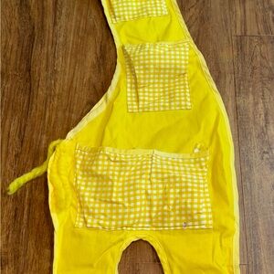 Yellow Gingham 1960’s vintage giraffe baby child organizer